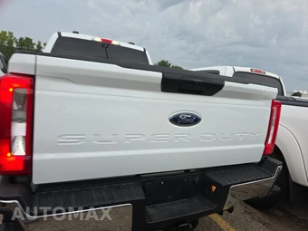 2025 Ford Super Duty F-250 XLT Crew Cab Medium Bed - miniatura 5
