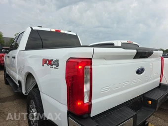 2025 Ford Super Duty F-250 XLT Crew Cab Medium Bed - miniatura 6