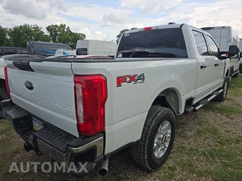2025 Ford Super Duty F-250 XLT Crew Cab Medium Bed - miniatura 4