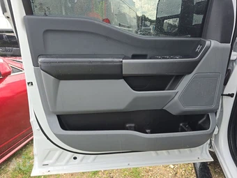 2025 Ford Super Duty F-250 XLT Crew Cab Medium Bed - miniatura 9