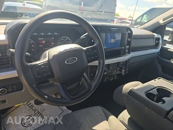2025 Ford Super Duty F-250 XLT Crew Cab Medium Bed - miniatura 11