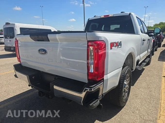 2025 Ford Super Duty F-250 XLT Crew Cab Medium Bed - miniatura 4