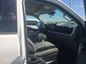 2025 Ford Super Duty F-250 XLT Crew Cab Medium Bed - miniatura 8