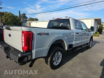 2025 Ford Super Duty F-250 XLT Crew Cab Medium Bed - miniatura 4