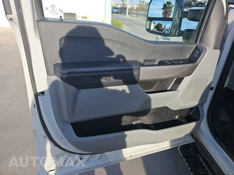 2025 Ford Super Duty F-250 XLT Crew Cab Medium Bed - miniatura 9