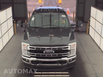 2025 Ford Super Duty F-250 XLT Crew Cab Medium Bed - miniatura 16