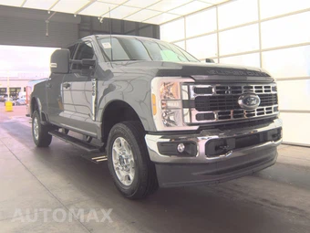 2025 Ford Super Duty F-250 XLT Crew Cab Medium Bed - miniatura 3