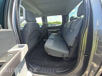2025 Ford Super Duty F-250 XLT Crew Cab Medium Bed - miniatura 9
