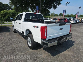 2025 Ford Super Duty F-250 XLT Crew Cab Medium Bed - miniatura 2