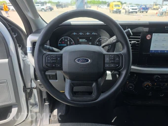 2025 Ford Super Duty F-250 XLT Crew Cab Medium Bed - miniatura 10