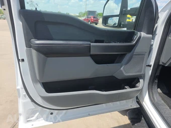 2025 Ford Super Duty F-250 XLT Crew Cab Medium Bed - miniatura 9