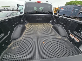 2025 Ford Super Duty F-250 XLT Crew Cab Medium Bed - miniatura 16