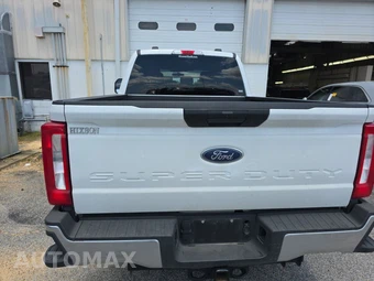 2025 Ford Super Duty F-250 XLT Crew Cab Medium Bed - miniatura 5