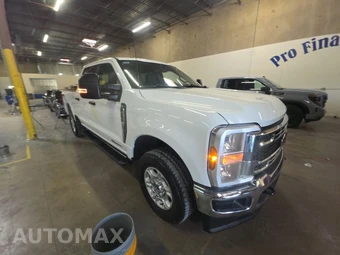 2025 Ford Super Duty F-250 XLT Crew Cab Medium Bed - miniatura 3