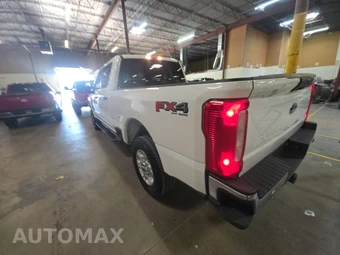 2025 Ford Super Duty F-250 XLT Crew Cab Medium Bed - miniatura 6