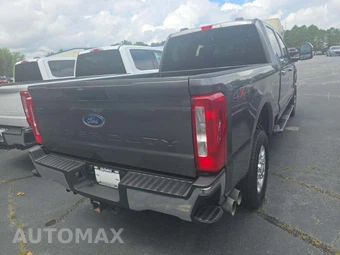 2025 Ford Super Duty F-250 XLT Crew Cab Medium Bed - miniatura 3