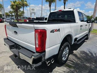 2025 Ford Super Duty F-250 XLT Crew Cab Medium Bed - miniatura 3