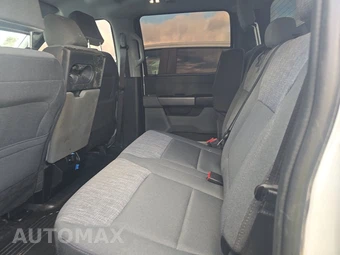 2025 Ford Super Duty F-250 XLT Crew Cab Medium Bed - miniatura 13