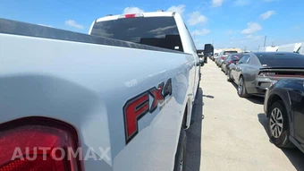 2025 Ford Super Duty F-250 XLT Crew Cab Medium Bed - miniatura 26