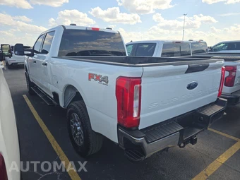 2025 Ford Super Duty F-250 XLT Crew Cab Medium Bed - miniatura 6