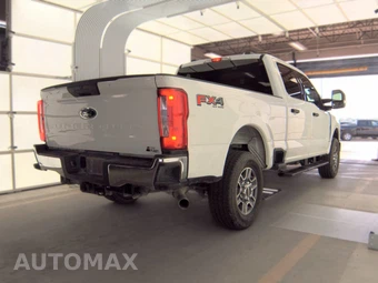 2025 Ford Super Duty F-250 XLT Crew Cab Medium Bed - miniatura 4