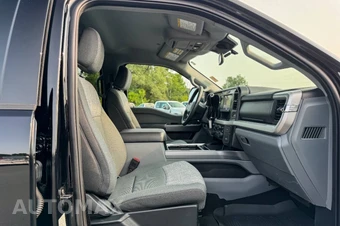 2025 Ford Super Duty F-250 XLT Crew Cab Medium Bed - miniatura 14