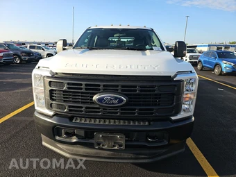 2025 Ford Super Duty F-350 Cab Chassis XL Crew Cab DRW - miniatura 2
