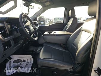 2025 Ford Super Duty F-350 Cab Chassis XL Crew Cab DRW - miniatura 7