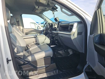 2025 Ford Super Duty F-350 Cab Chassis XL Crew Cab DRW - miniatura 8