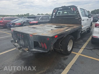 2025 Ford Super Duty F-350 Cab Chassis XL Crew Cab DRW - miniatura 4