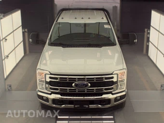 2025 Ford Super Duty F-350 Cab Chassis XL Crew Cab DRW - miniatura 2