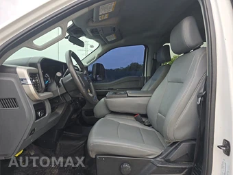 2025 Ford Super Duty F-350 Cab Chassis XL Crew Cab DRW - miniatura 7