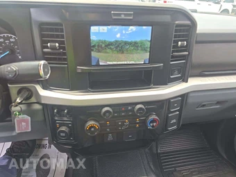 2025 Ford Super Duty F-350 Cab Chassis XLT Crew Cab DRW - miniatura 10