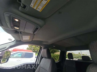 2025 Ford Super Duty F-350 Cab Chassis XLT Crew Cab DRW - miniatura 11