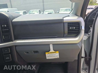 2025 Ford Super Duty F-350 Cab Chassis XLT Crew Cab DRW - miniatura 18