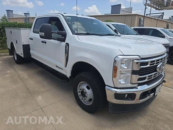 2025 Ford Super Duty F-350 Cab Chassis XLT Crew Cab DRW - miniatura 4