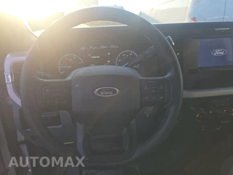 2025 Ford Super Duty F-350 Cab Chassis XLT Crew Cab DRW - miniatura 10