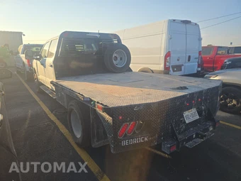 2025 Ford Super Duty F-350 Cab Chassis XLT Crew Cab DRW - miniatura 6