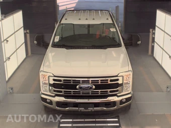 2025 Ford Super Duty F-350 Cab Chassis XLT Crew Cab DRW - miniatura 2
