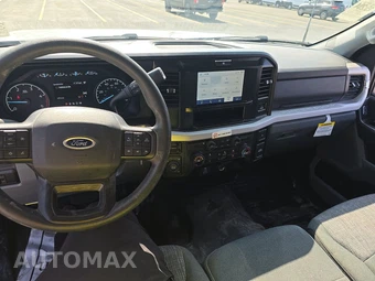 2025 Ford Super Duty F-350 Cab Chassis XLT Crew Cab DRW - miniatura 11