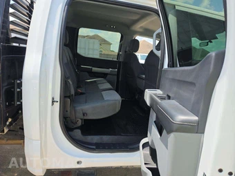 2025 Ford Super Duty F-350 Cab Chassis XLT Crew Cab DRW - miniatura 15