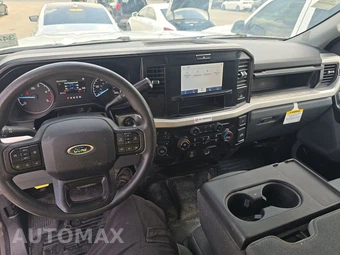2025 Ford Super Duty F-350 Cab Chassis XLT Crew Cab DRW - miniatura 11