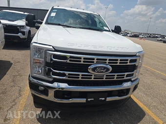 2025 Ford Super Duty F-350 Cab Chassis XLT Crew Cab DRW - miniatura 2