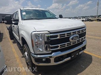 2025 Ford Super Duty F-350 Cab Chassis XLT Crew Cab DRW - miniatura 3