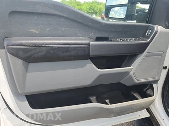 2025 Ford Super Duty F-350 Cab Chassis XLT Crew Cab DRW - miniatura 9