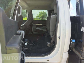2025 Ford Super Duty F-350 Cab Chassis XLT Crew Cab DRW - miniatura 10