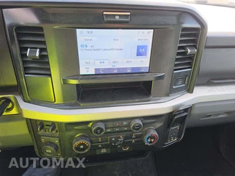 2025 Ford Super Duty F-350 Cab Chassis XLT Crew Cab DRW - miniatura 7