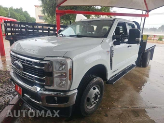 2025 Ford Super Duty F-350 Cab Chassis XLT Crew Cab DRW