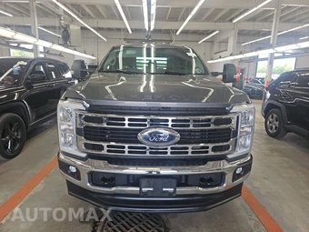 2025 Ford Super Duty F-350 Cab Chassis XLT Extended Cab w/Rear Doors DRW - miniatura 2