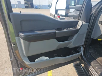 2025 Ford Super Duty F-350 Cab Chassis XLT Extended Cab w/Rear Doors DRW - miniatura 9